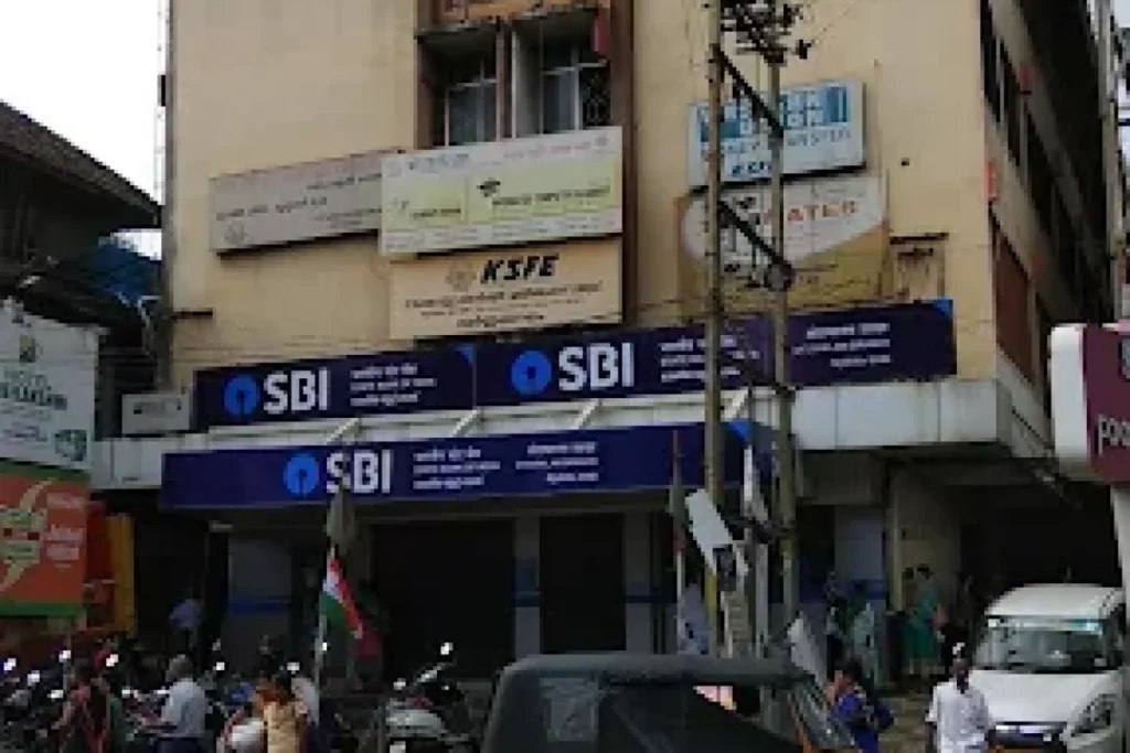 State Bank of India (SBI) branch offering banking and ATM services in Ottapalam.Banks and ATMs in Ottapalam