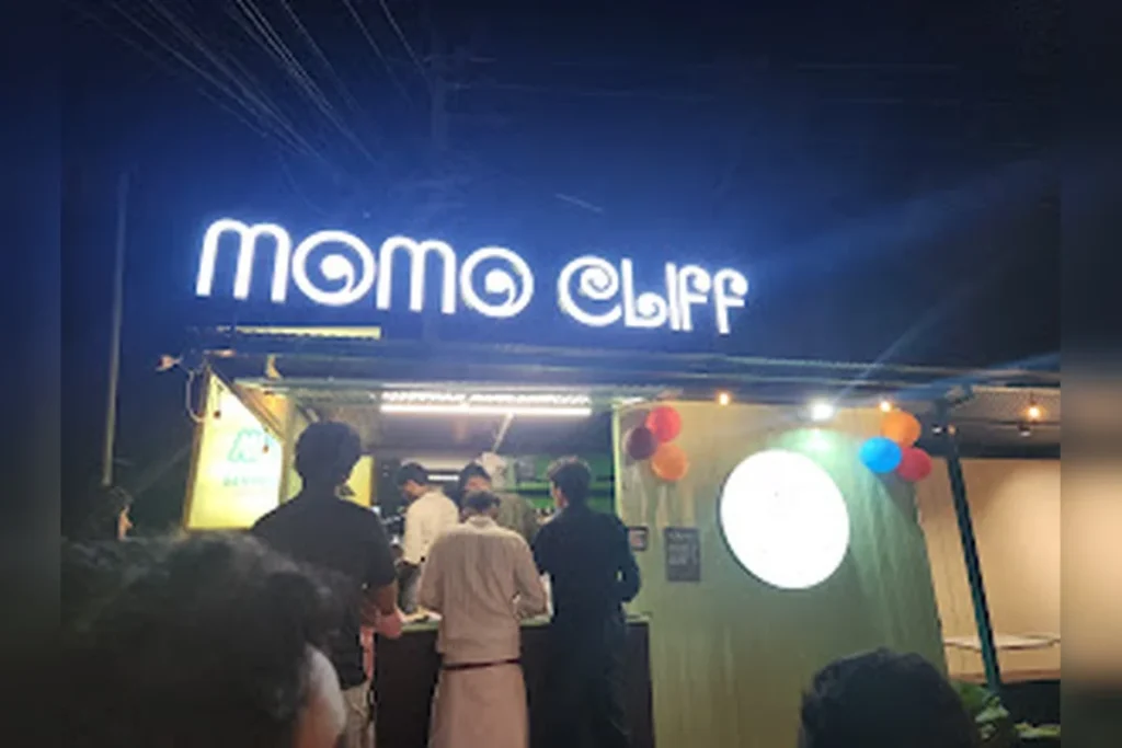 MOMO CLIFF serving steamed and fried momos