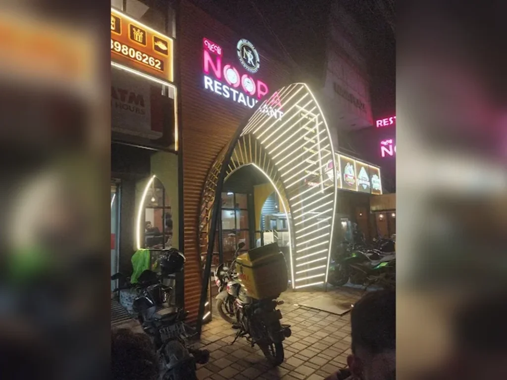 New Noora Restaurant in Ottapalam serving Arabian grills, biryani, and family meals.